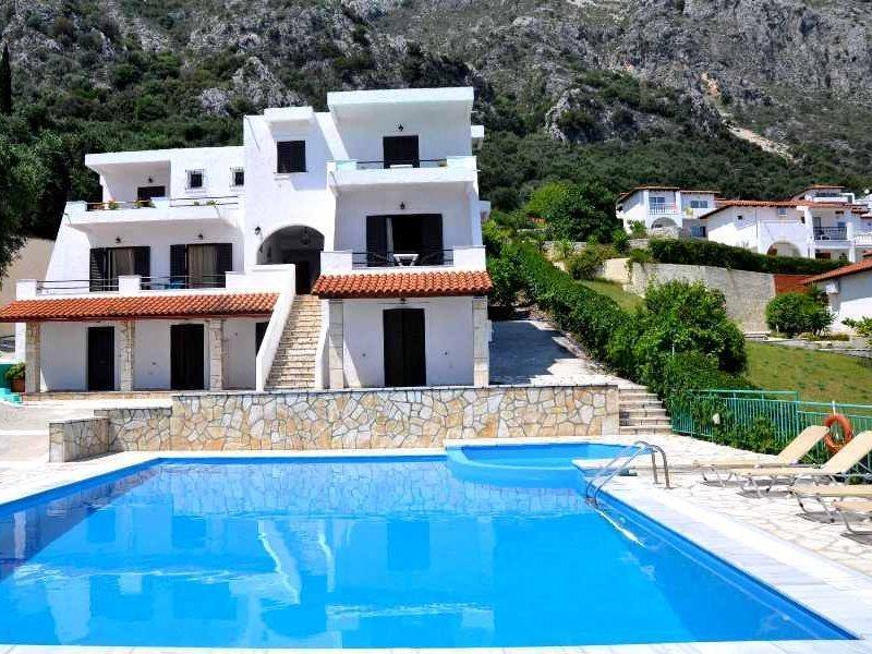 Yannis Servos Barbati Apartments Екстериор снимка